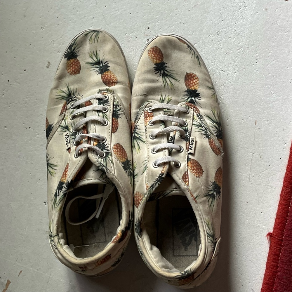 pineapple vans
